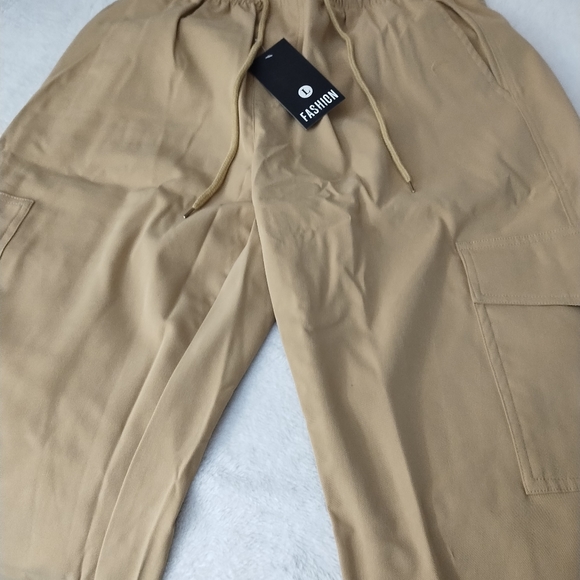 Mens beige cargo pants - Picture 7 of 8